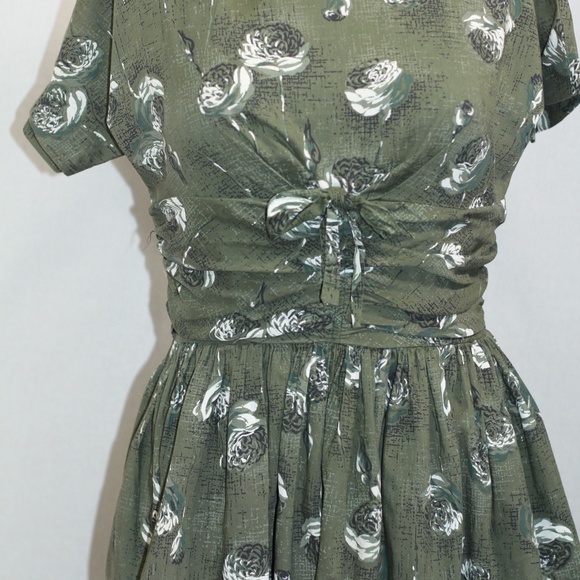 Green Floral Dress - Picture 6 of 10